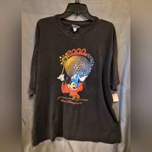 2000 Vintage Black Disney World T-Shirt with Mickey Mouse Graphic